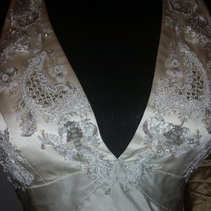 Monique Lhuillier Wedding Gown